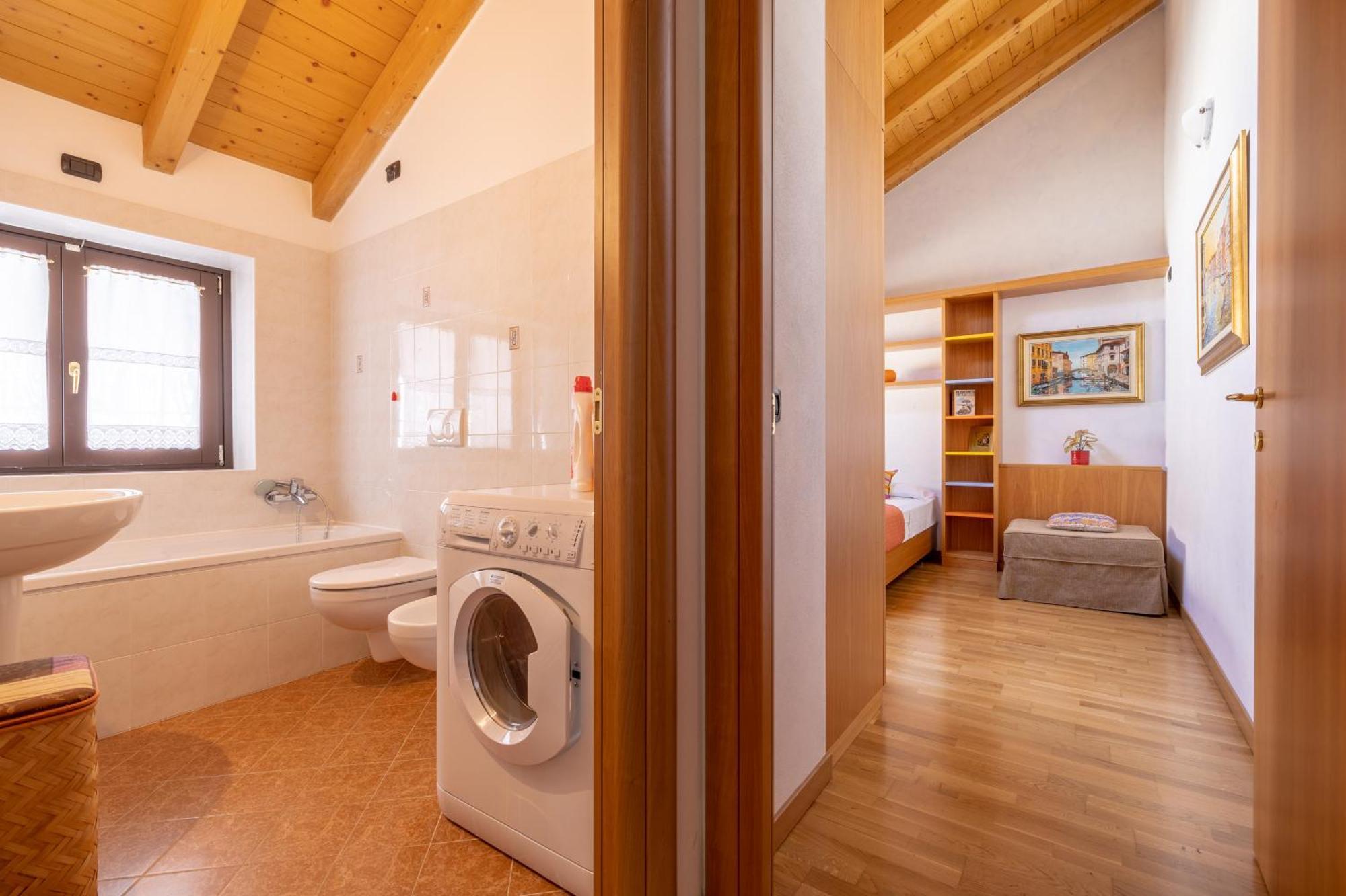 Apartment By The Ferry - Menaggio Esterno foto